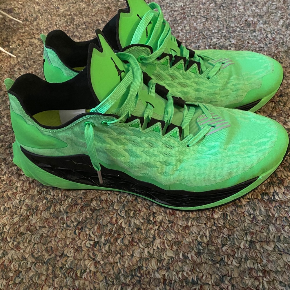 Jordan Zoom Trunner